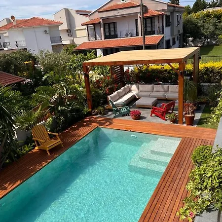 Astonishing Seafront In Cesme Ildiri