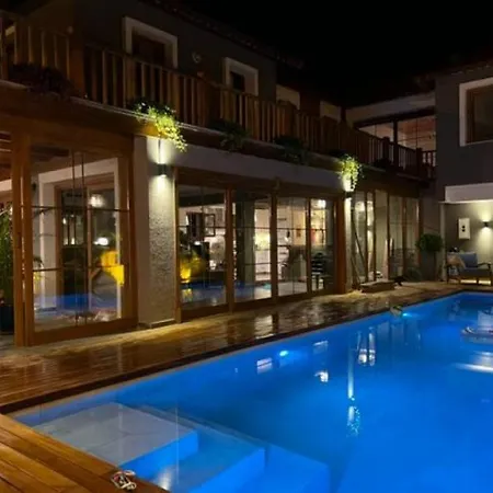 Astonishing Seafront In Cesme Ildiri