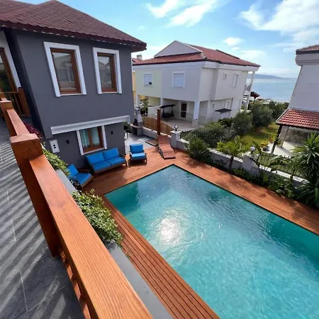 Ξενοδοχείο Astonishing Seafront In Cesme 4*