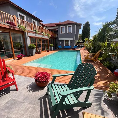 Astonishing Seafront In Cesme Hotel 4*